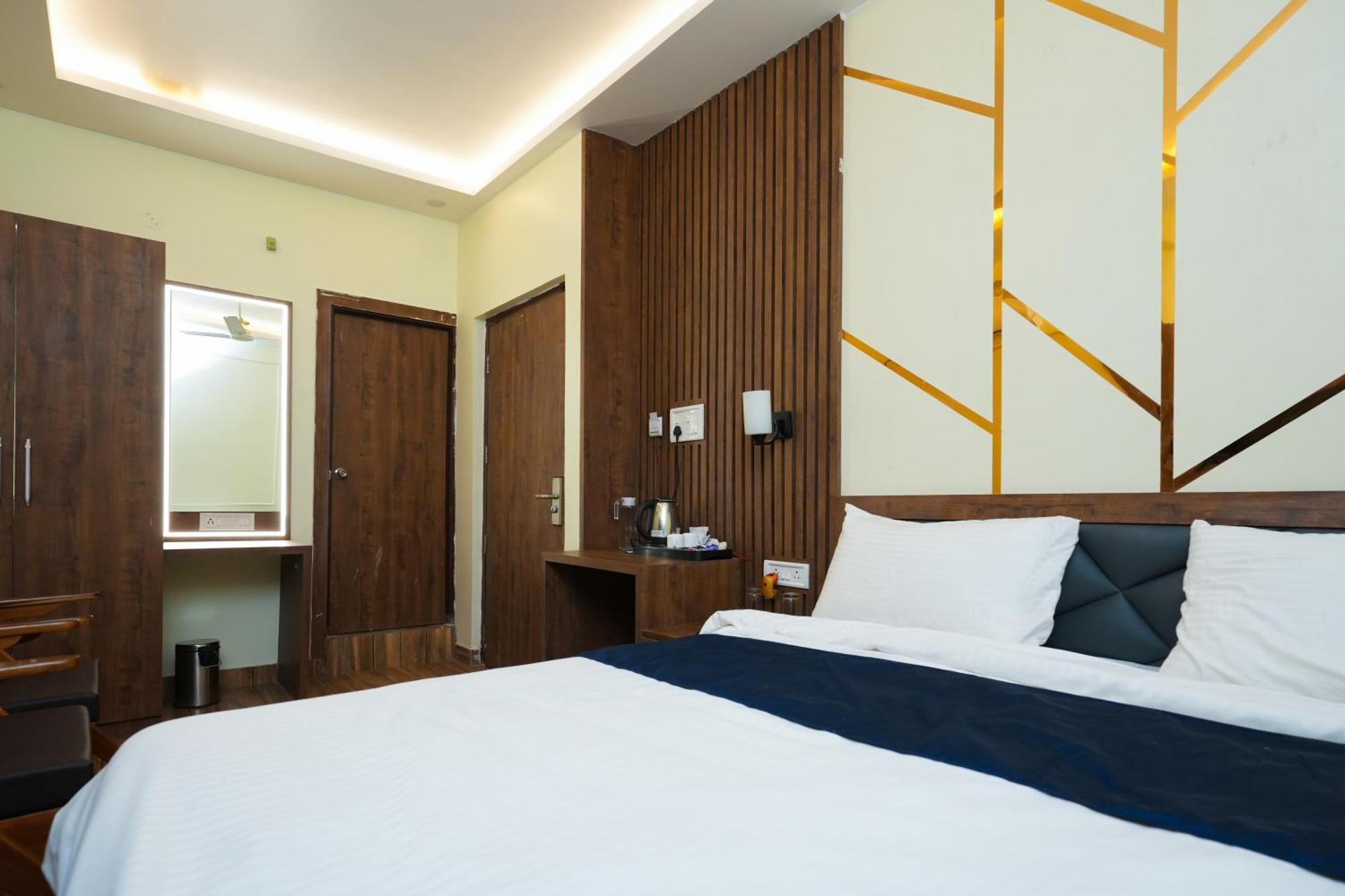 Hotel Pavitra Purnia エクステリア 写真