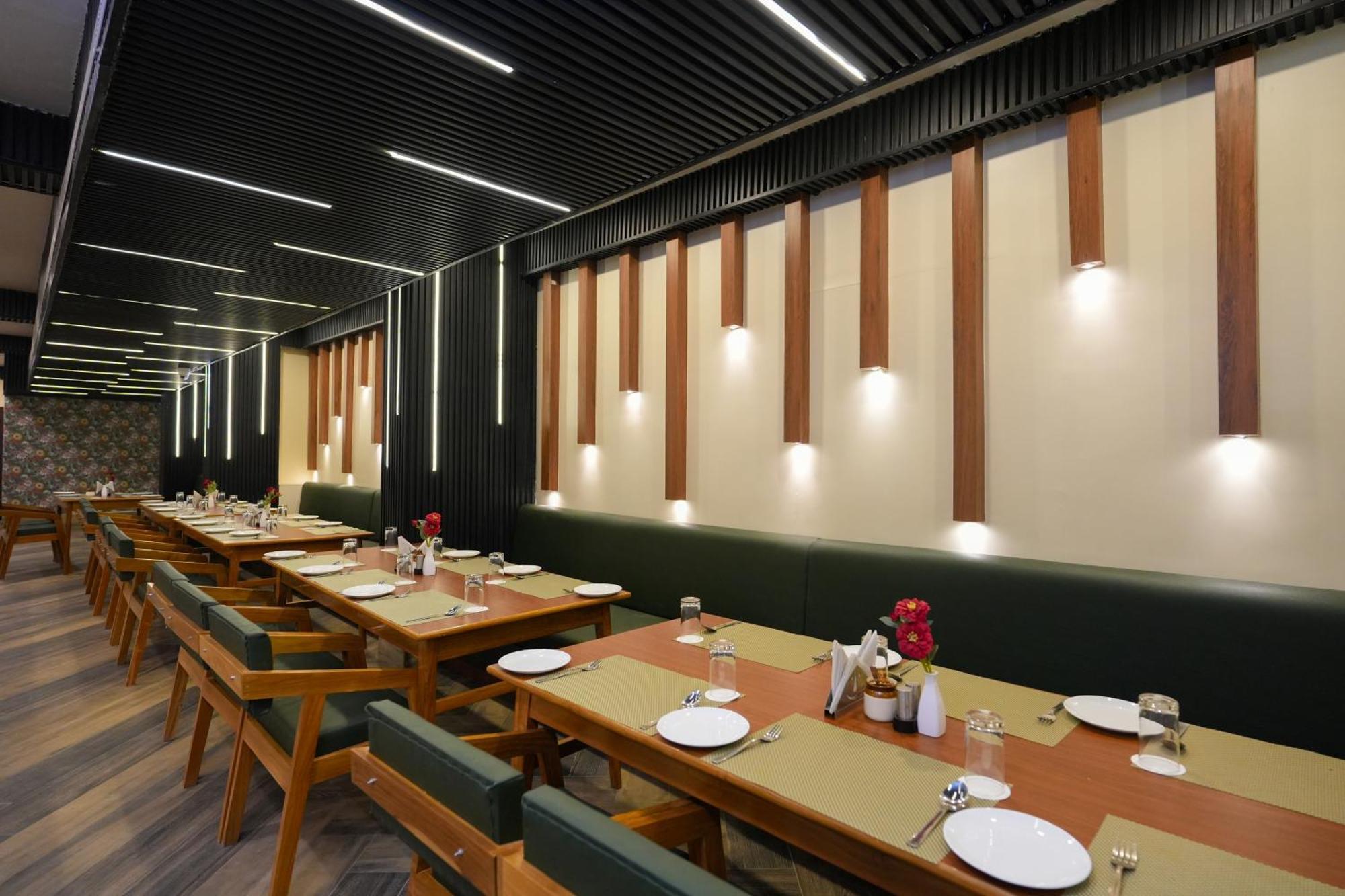Hotel Pavitra Purnia エクステリア 写真